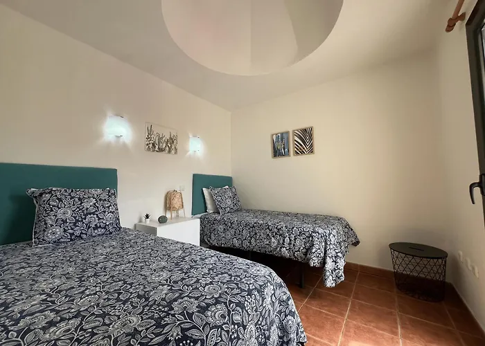 Olympia House Lovely, Close To Town And Beaches With Private Pool & Fast Wifi